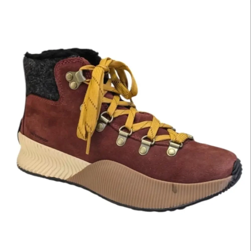 Sorel Out 'N' About III Conquest Boots Size 7  EUC   S3816